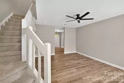 6407 Windsor Gate Lane, Charlotte, NC 28215 - Photo 5