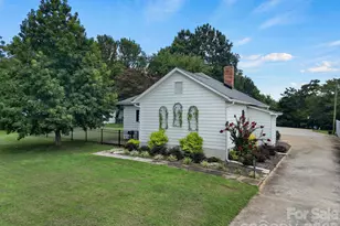 207 Faulkner St, Clover, SC 29710 - Photo 3