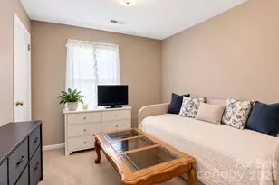 302 W Elm St, Wingate, NC 28174 - Photo 17