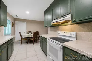 302 W Elm St, Wingate, NC 28174 - Photo 7