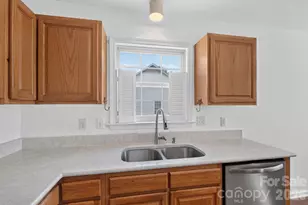 906 Woodhill Dr, Fletcher, NC 28732 - Photo 5