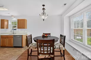 906 Woodhill Dr, Fletcher, NC 28732 - Photo 7