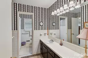 911 Lansdowne Rd, Charlotte, NC 28270 - Photo 9