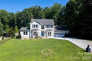 5010 Ardenwoods Dr, Charlotte, NC 28215 - Photo 1