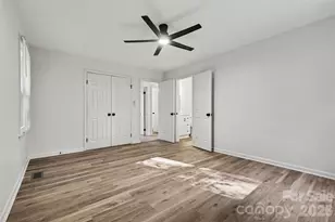 323 Whispering Pines Dr, Charlotte, NC 28217 - Photo 15