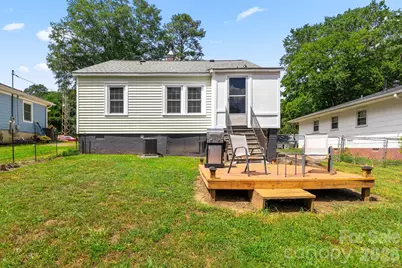 623 E 4th Avenue, Gastonia, NC 28054 - Photo 17