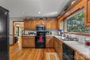 34 Lakeside Dr, Marion, NC 28752 - Photo 13