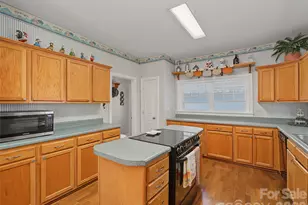 176 Chelsea Nix Ln, Hendersonville, NC 28792 - Photo 9