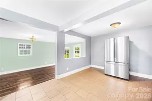 316 20th Ave NE, Hickory, NC 28601 - Photo 9