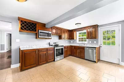 316 20th Avenue NE, Hickory, NC 28601 - Photo 5