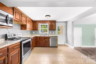 316 20th Ave NE, Hickory, NC 28601 - Photo 7