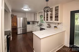 8301 Abercorn Ln, Charlotte, NC 28227 - Photo 11