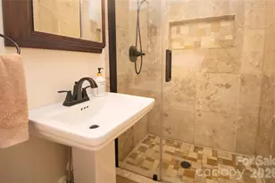 8301 Abercorn Ln, Charlotte, NC 28227 - Photo 23