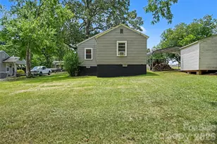 109 S Pine St, Lowell, NC 28098 - Photo 15