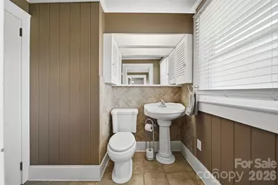 321 16th Avenue NW, Hickory, NC 28601 - Photo 45