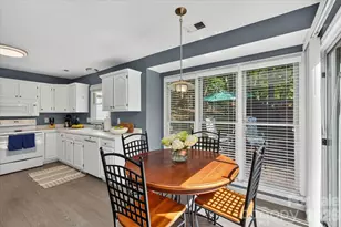 9801 Deer Spring Ln, Charlotte, NC 28210 - Photo 15