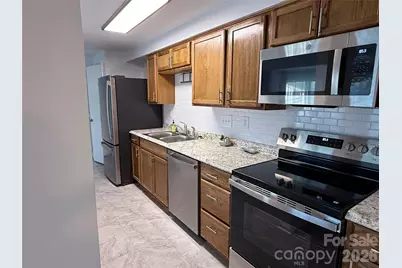 1645 Arlyn Circle #M, Charlotte, NC 28213 - Photo 5