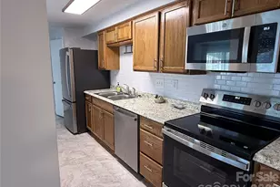 1645 Arlyn Cir, Charlotte, NC 28213 - Photo 5