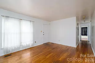 755 Edgerton Dr, Charlotte, NC 28213 - Photo 3