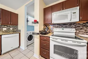 1623 Elk Creek Ct, Charlotte, NC 28214 - Photo 13