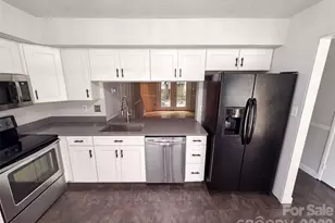 1500 Waybridge Ln, Charlotte, NC 28210 - Photo 7