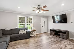 107 Wendover Dr, Lincolnton, NC 28092 - Photo 9