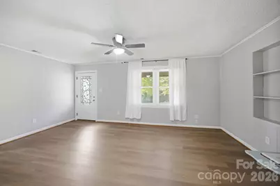 3123 Castle Avenue, Hickory, NC 28601 - Photo 7