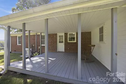3123 Castle Avenue, Hickory, NC 28601 - Photo 3