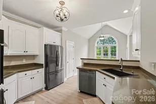 5107 Summerell Ave, Gastonia, NC 28056 - Photo 3