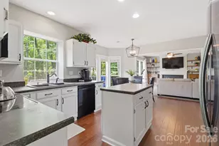 4219 Beauvista Dr, Charlotte, NC 28269 - Photo 5
