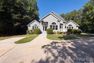 502 Live Oaks Ct, Fort Mill, SC 29715 - Photo 1