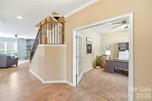 11141 Crane Creek Dr, Charlotte, NC 28278 - Photo 3