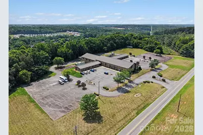 1855 6th Street SE, Hickory, NC 28602 - Photo 5