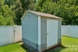 4707 McClure Rd, Charlotte, NC 28216 - Photo 29