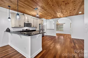 9232 Aloysia Ln, Charlotte, NC 28269 - Photo 5