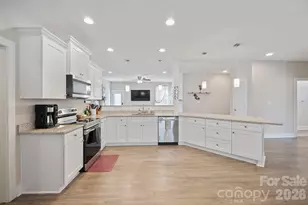 1544 Farmington Hills Dr, Conover, NC 28613 - Photo 5