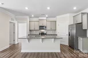 505 Fox Cove Rd, Hendersonville, NC 28792 - Photo 5