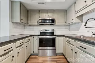 11128 Sevilla Ct, Charlotte, NC 28226 - Photo 5