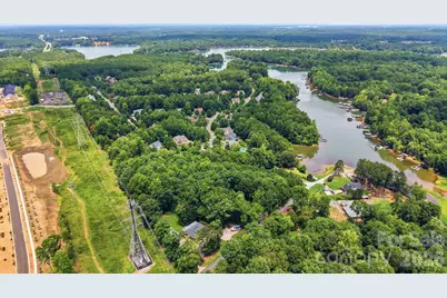 4739 Mountain Island Drive W, Charlotte, NC 28214 - Photo 45