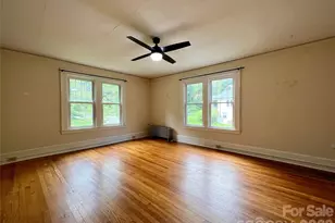 19 Saluda St, Asheville, NC 28806 - Photo 15