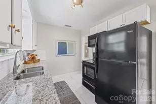 419 Wakefield Dr, Charlotte, NC 28209 - Photo 11