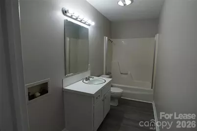 646 3rd Street SE, Hickory, NC 28602 - Photo 9