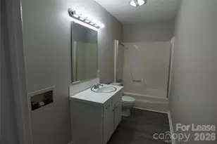 646 3rd St SE, Hickory, NC 28602 - Photo 9