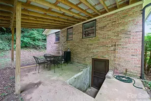 915 Little Creek Rd, Burnsville, NC 28714 - Photo 21