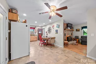 915 Little Creek Rd, Burnsville, NC 28714 - Photo 9