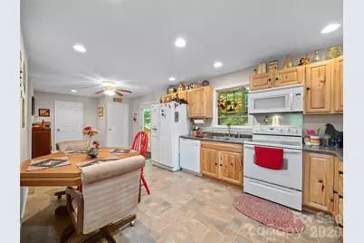 915 Little Creek Road, Burnsville, NC 28714 - Photo 11