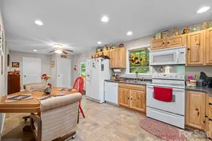 915 Little Creek Rd, Burnsville, NC 28714 - Photo 11