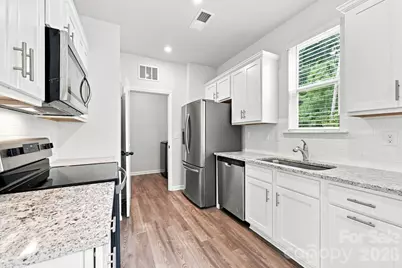 4816 Raspberry Knoll Drive, Charlotte, NC 28208 - Photo 9
