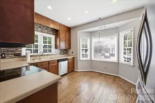 5909 Fitzwilliams Ln, Charlotte, NC 28270 - Photo 5