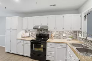 9020 Nolley Ct, Charlotte, NC 28270 - Photo 3
